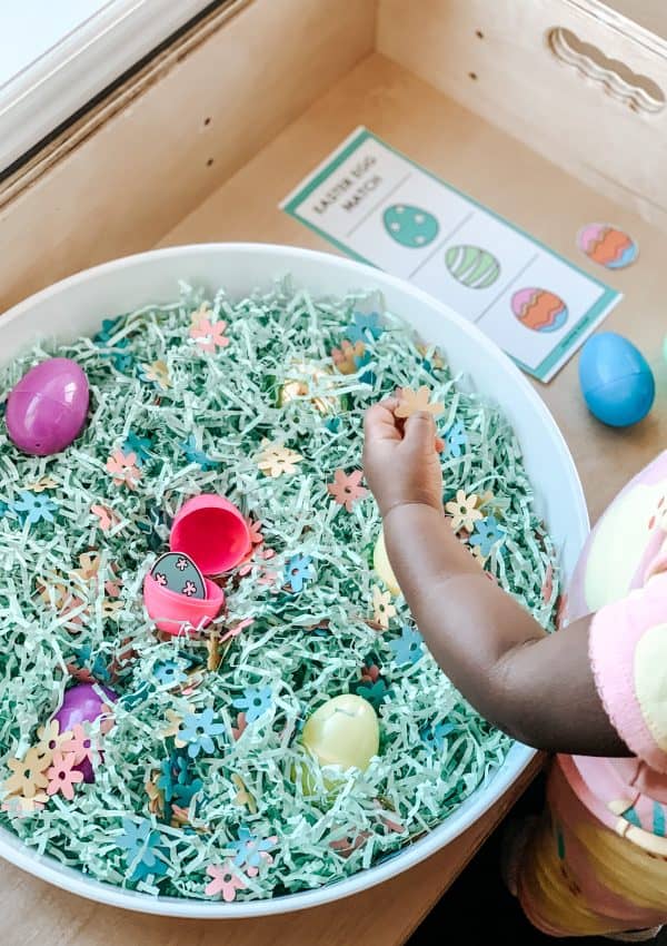 Easy Easter Sensory Bin For Toddlers