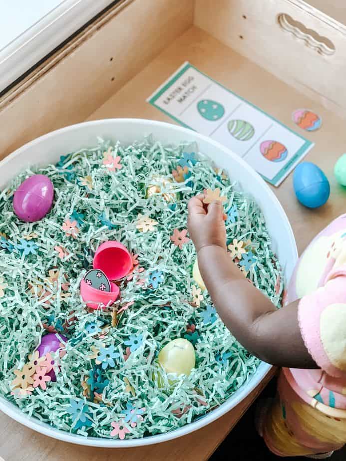 Easy Easter Sensory Bin For Toddlers