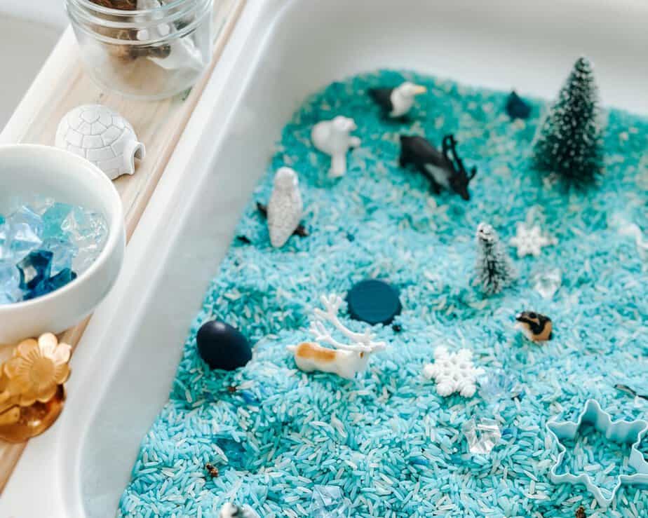 fun winter sensory bin for toddlers