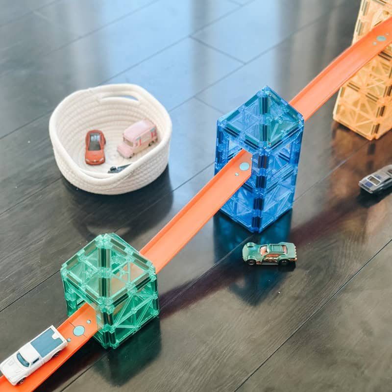 magnetic tiles race track