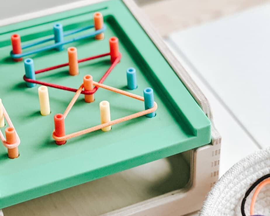 DIY GEOBOARD FOR TODDLERS 