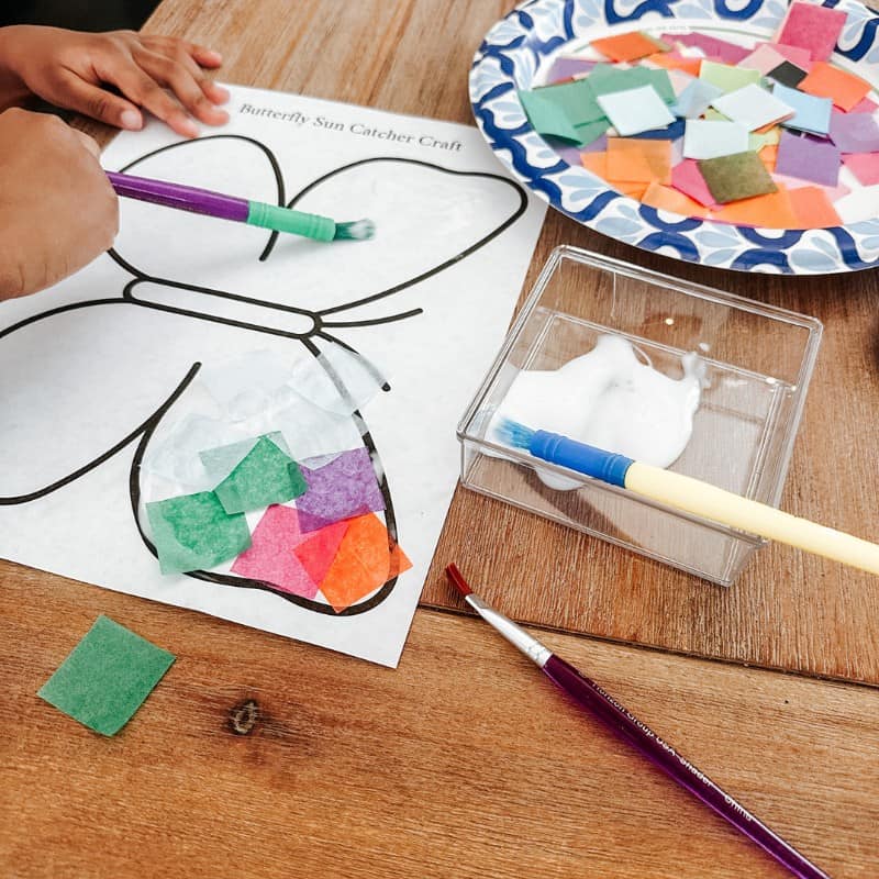 butterfly suncatcher craft for kids (3) butterfly suncatcher craft for kids