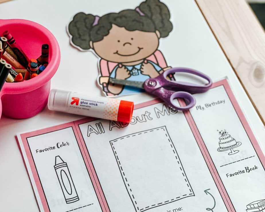 FREE All About Me Lapbook For Kids