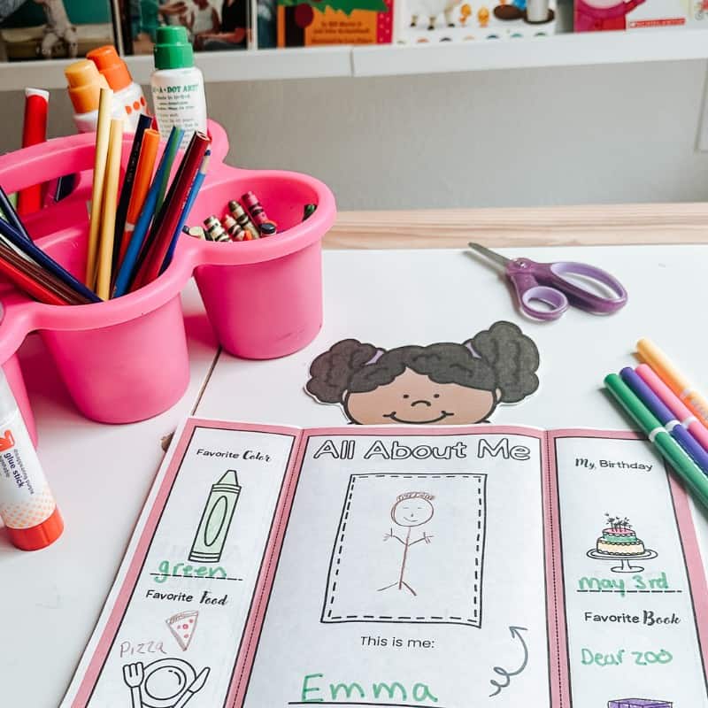 FREE All About Me Lapbook For Kids 