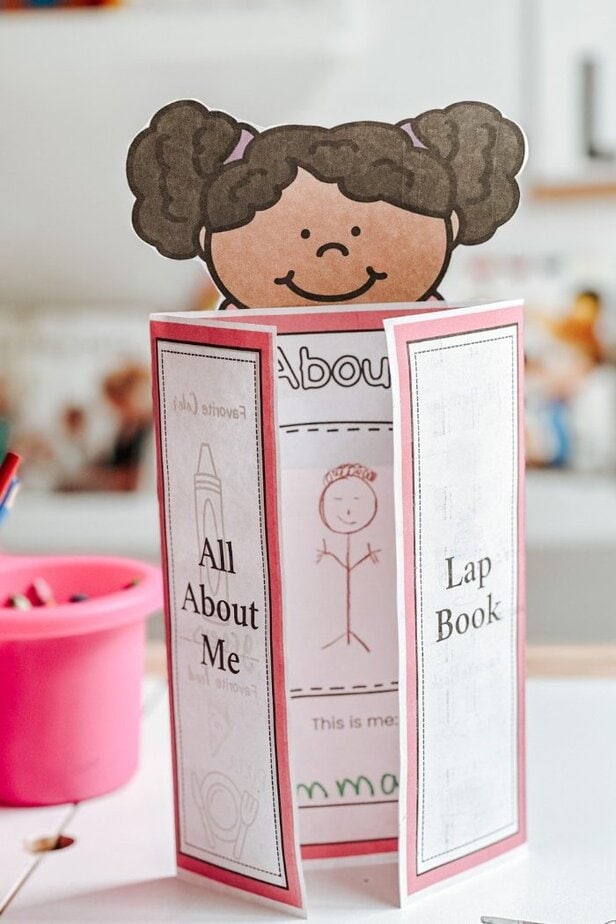 FREE All About Me Lapbook For Kids