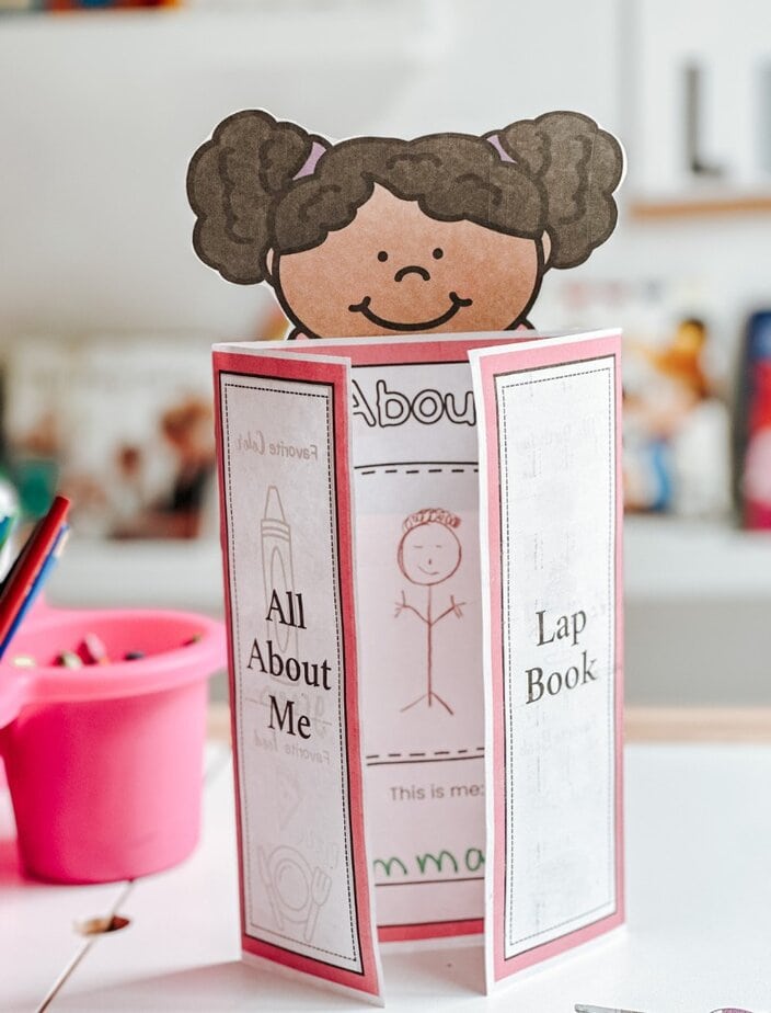 FREE All about me lap book for kids