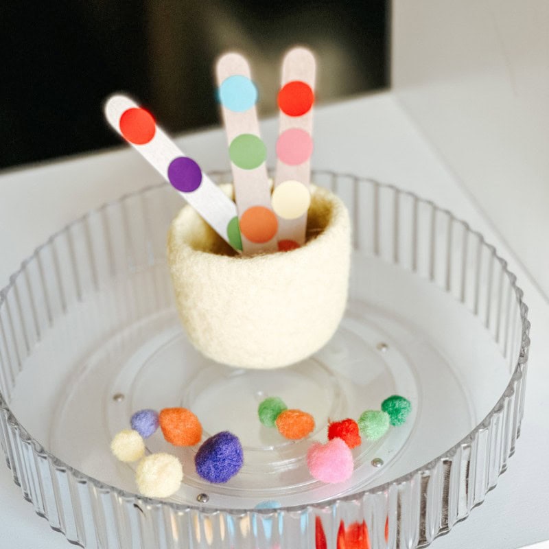 Pom Pom color matching activity for toddlers 