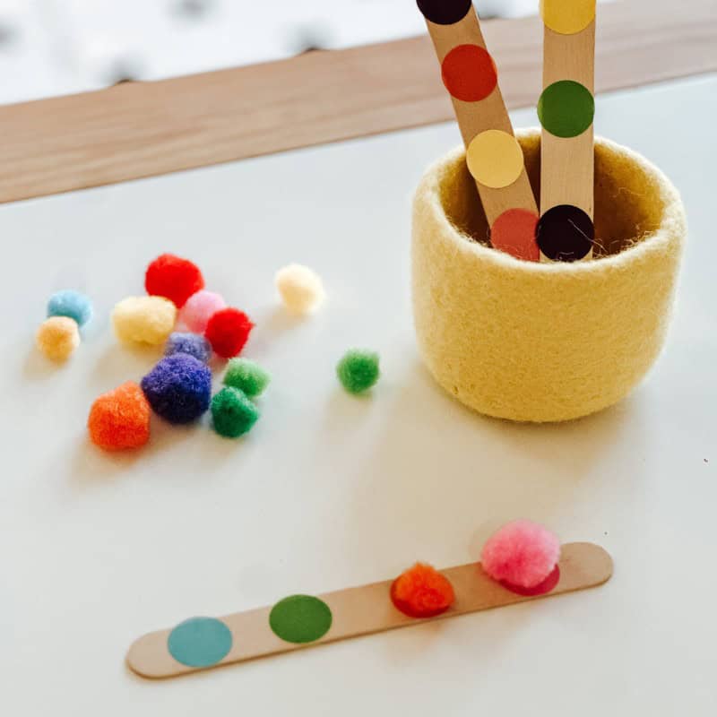 Pom Pom color matching activity for toddlers 