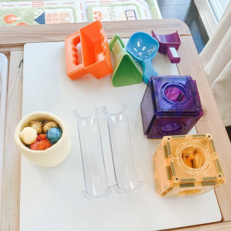 Pom Pom sorting activity 